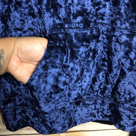 NWT LF Emma & Sam Crushed Velvet Hoodie - Picture 6 of 9